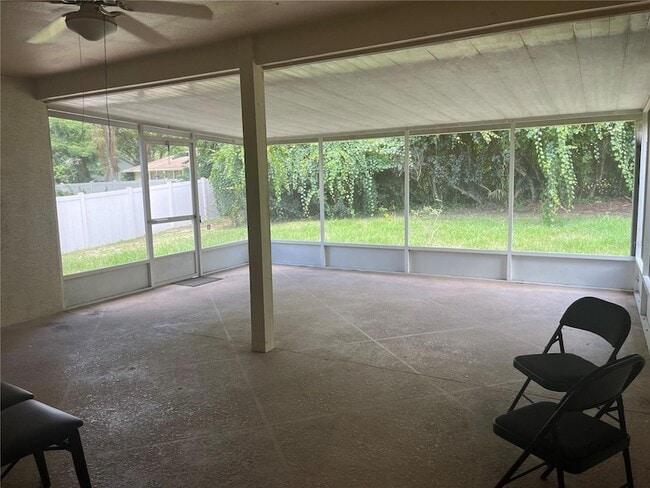 Building Photo - 127 Madrona Dr