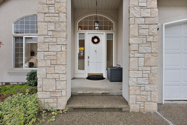 Building Photo - Immaculate 4-Bed Federal Way Home | Smart Tech, Tesla Charger, & Near JBLM!