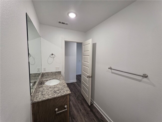 Building Photo - 637 Hidden Springs Dr