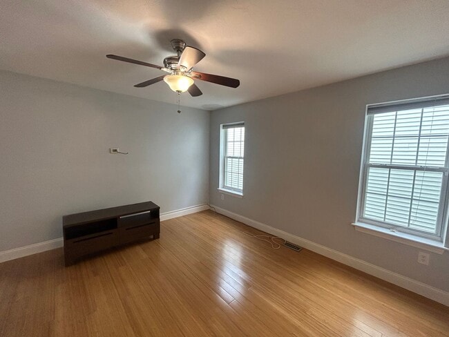 Building Photo - Beautiful 4 Bedroom house in Marlborough!