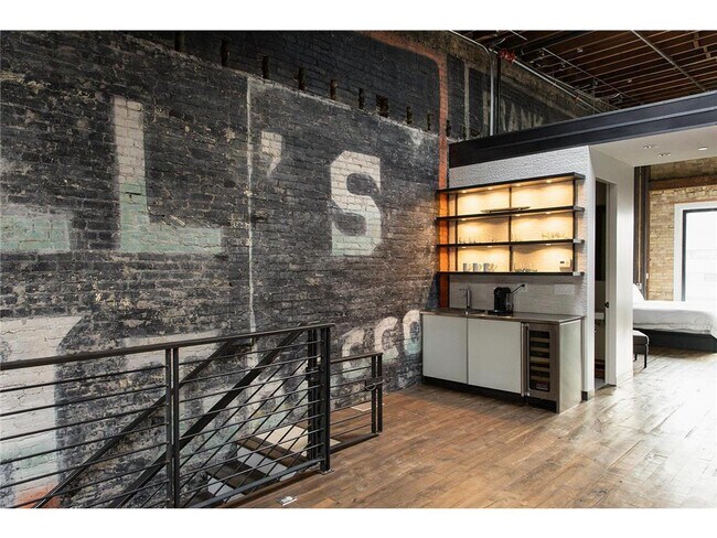 Building Photo - 211 N Washington Ave