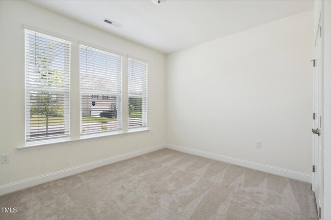 Building Photo - 130 Silent Brk Trl