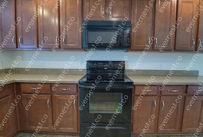 Building Photo - 1628 Stonewater Dr