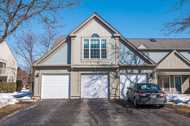 Building Photo - 450 Bridle Trail