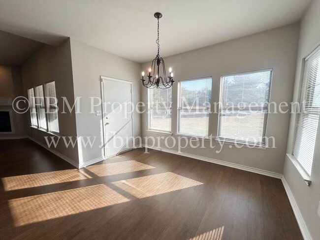 Building Photo - 1904 Uhl Rd