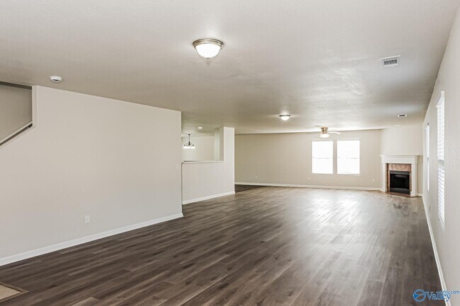 Building Photo - 100 Waterway Dr