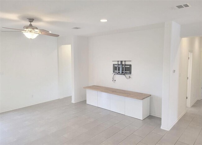 Building Photo - 17104 Casanova Ave