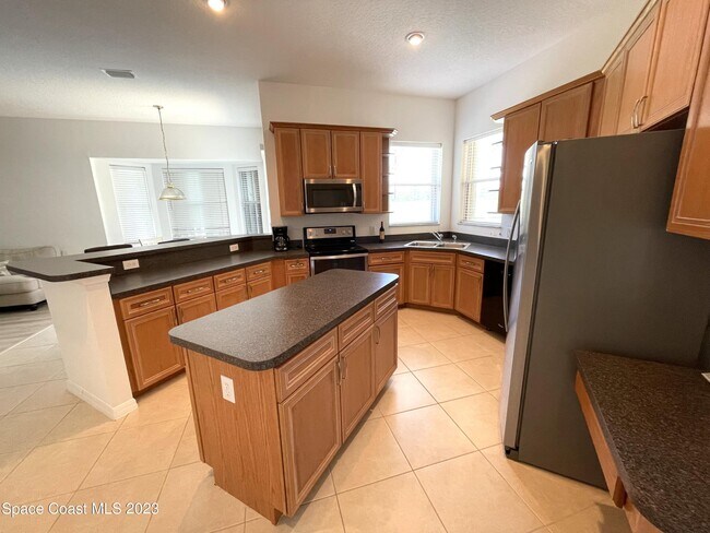 Building Photo - 1896 Windbrook Dr