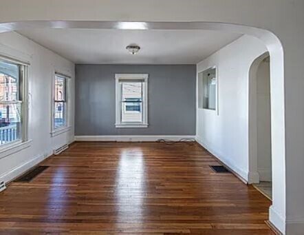 Building Photo - 260 Phillips Ave