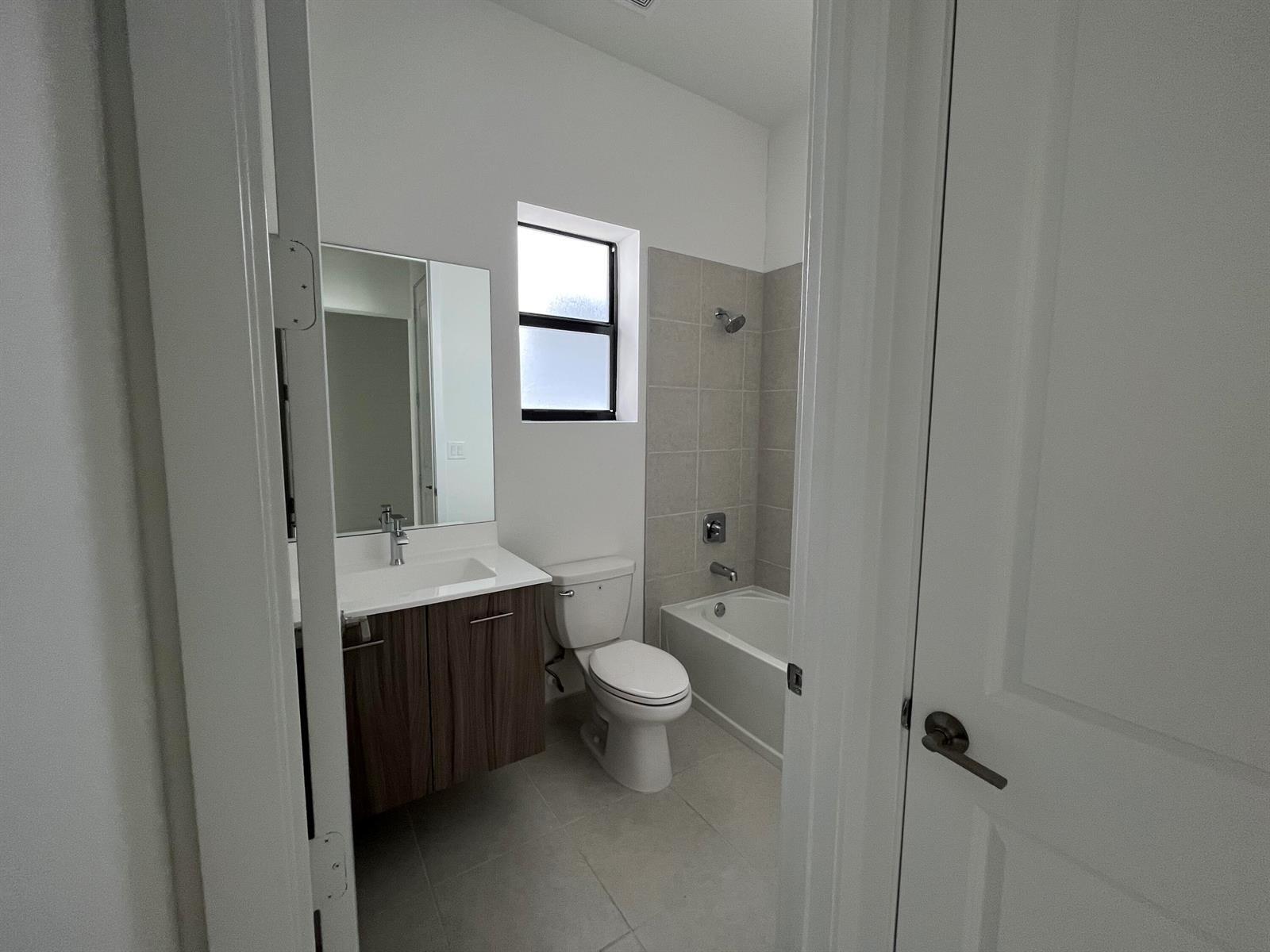 Building Photo - 4398 SW 173rd Ave