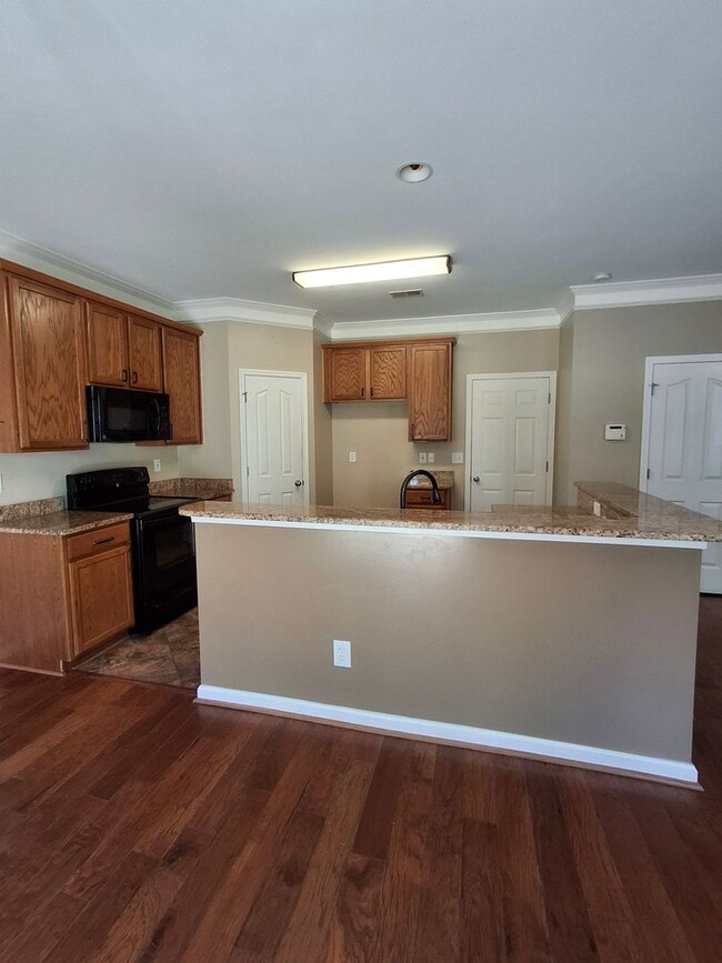 Building Photo - Beautiful 3-Bedroom Home with Bonus Room i...