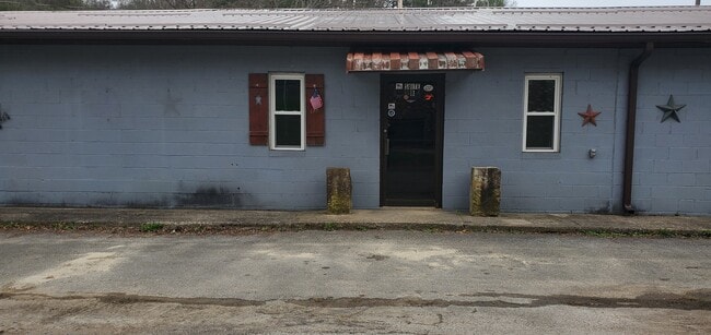 Building Photo - 2270 Harper Rd