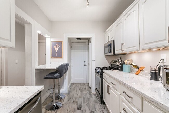 Building Photo - 10 Jamaicaway-