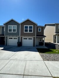 Building Photo - Partially Furnaced Townhome YOU NEED TO SE...