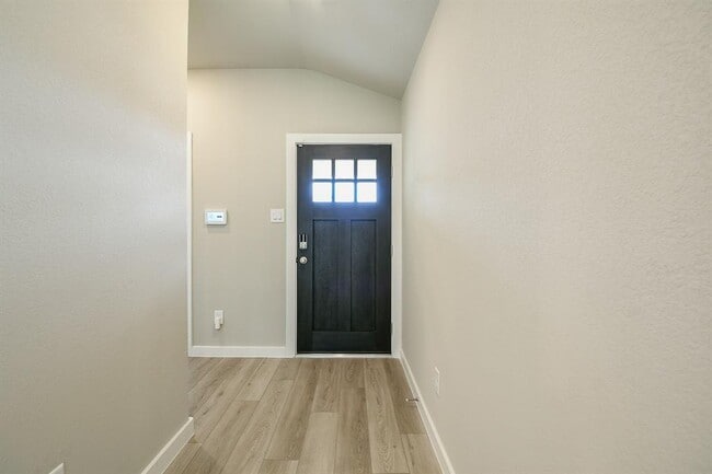 Building Photo - 18743 Etta Pnes Cir