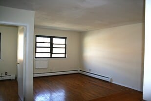 Building Photo - 31-48 48th St