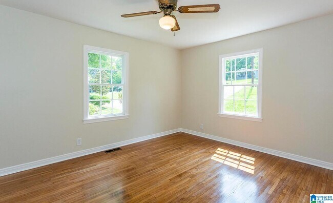 Building Photo - 921 5 Mile Rd