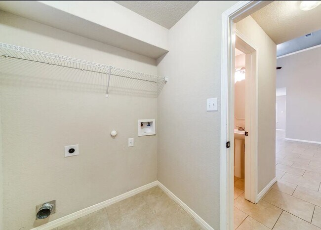Building Photo - 603 Tom Kemp Dr