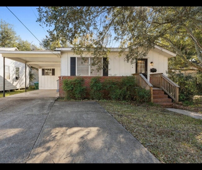 Building Photo - 2410 Tyler Ave