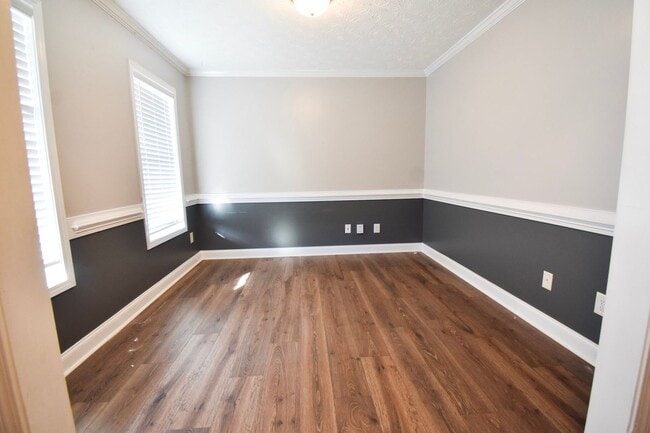 Building Photo - 4 bedroom, 2.5 bathroom Home!