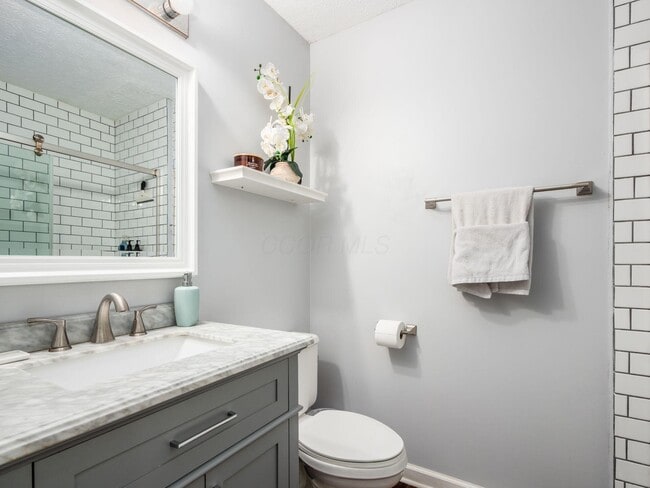 Building Photo - 3259 Longspur Dr