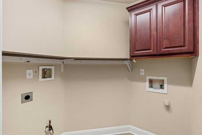 Building Photo - 7436 Bonniebrook Dr