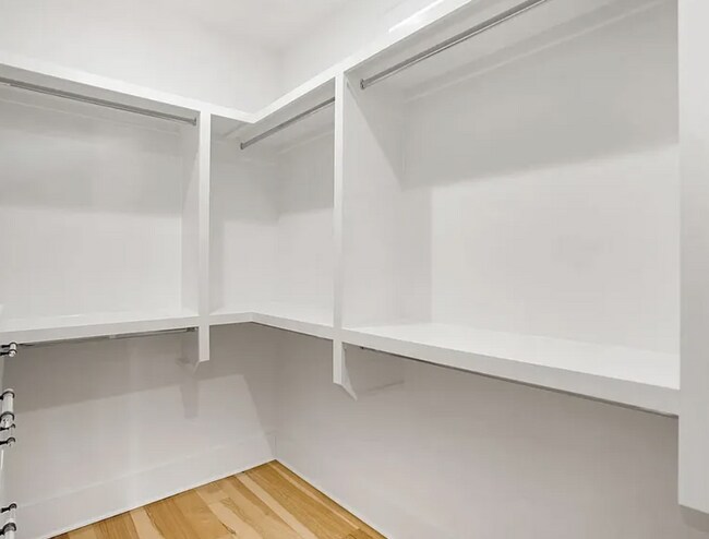 Building Photo - Modern Downtown Nashville 4 Bed, 3.5 Bath Home with Designer Finishes and Fully Fenced Backyard