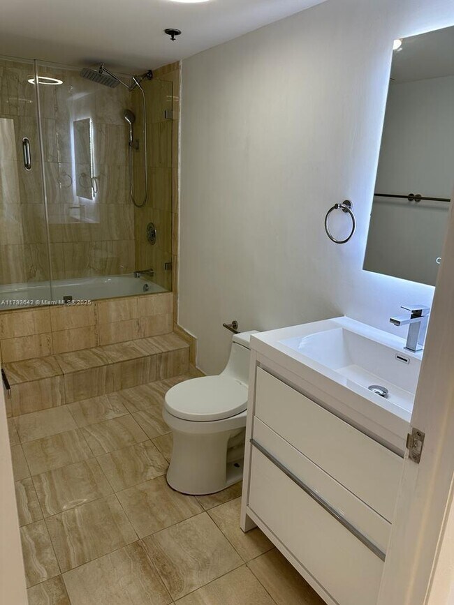 Building Photo - 251 Crandon Blvd