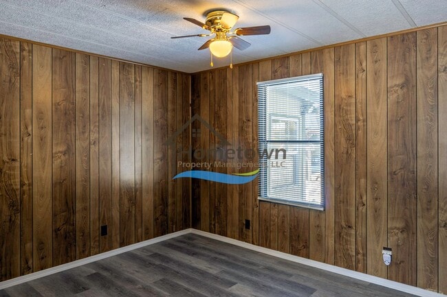 Building Photo - 563 Terry Trl