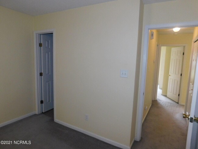 Building Photo - 128 Kobe Dr