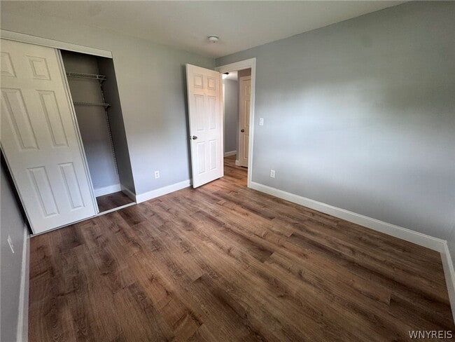 Building Photo - 685 Longmeadow Rd