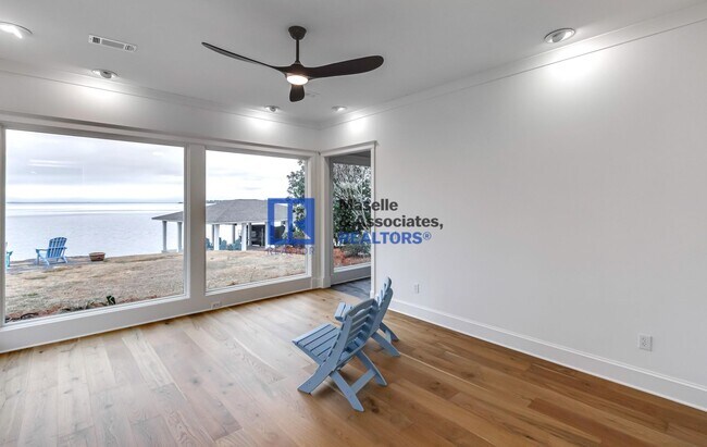 Building Photo - 1418 Windrose Dr