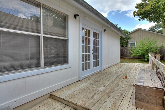 Building Photo - 5910 Jacob Glen