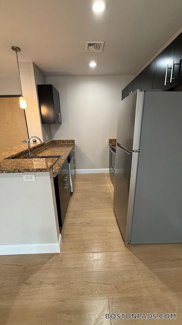 Building Photo - 75 S Main St