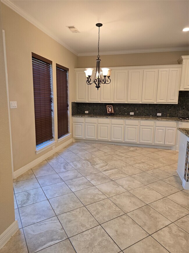 Building Photo - 10 Val Delsa Ct