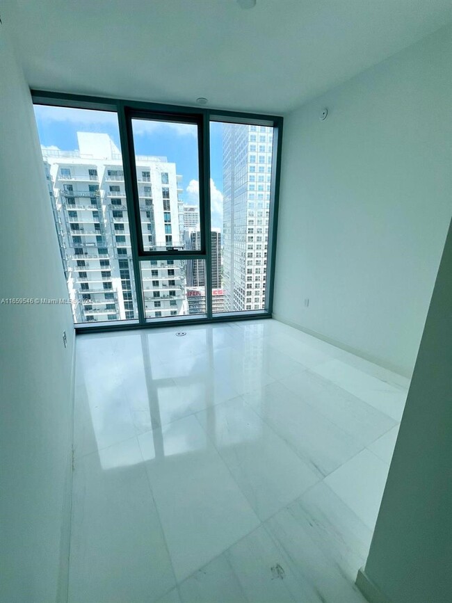 Building Photo - 300 Biscayne Blvd Way