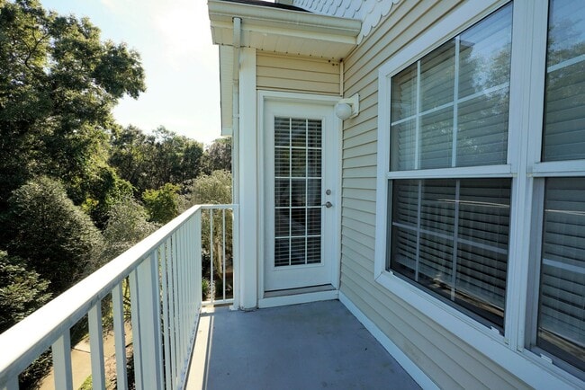 Building Photo - Condo in Central Niceville