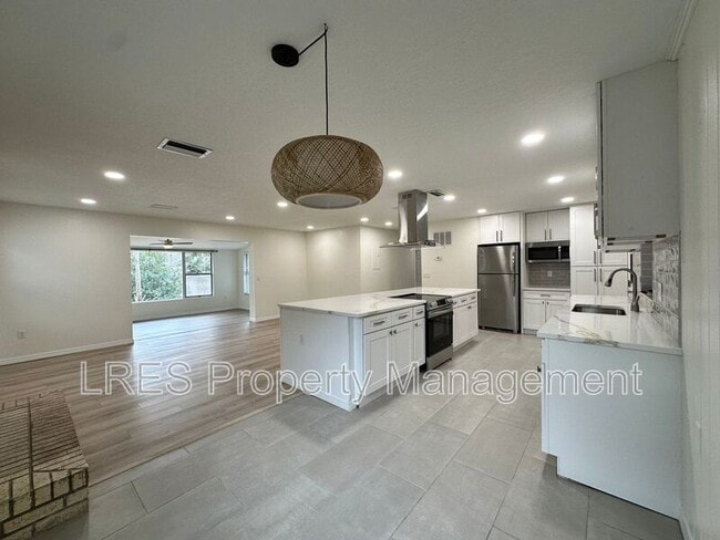 Building Photo - 37019 Pine Meadows Ln