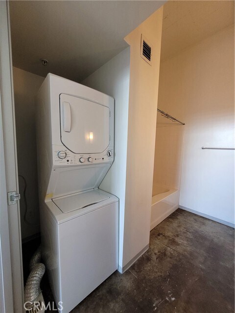 Building Photo - 420 S San Pedro St