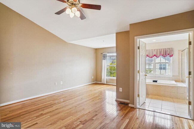 Building Photo - 152 Fieldstone Ct
