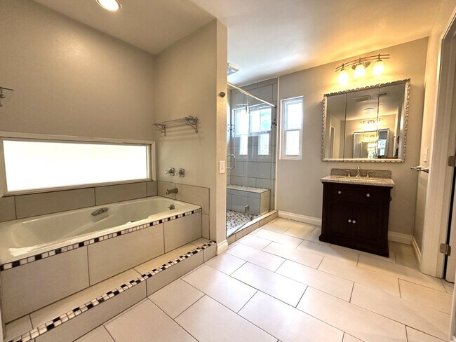 Building Photo - 4BR/3BA House in Rancho Penasquitos - Powa...
