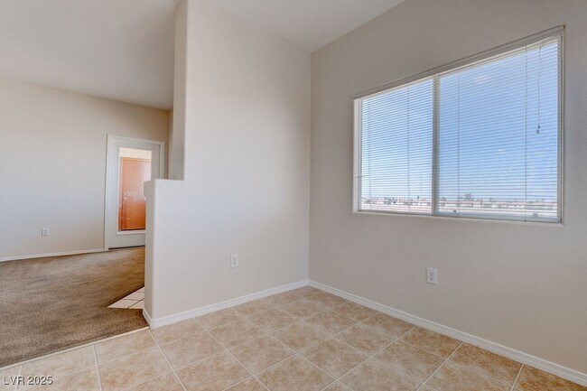 Building Photo - 1050 E Cactus Ave