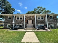 Building Photo - 2591 Parkview St