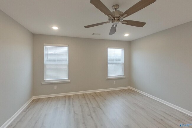 Building Photo - 394 Angela St