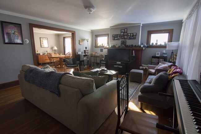 Building Photo - 1533 Spring Garden Ave