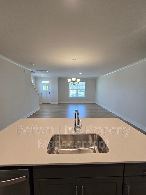Building Photo - 2000 Harlequin Dr