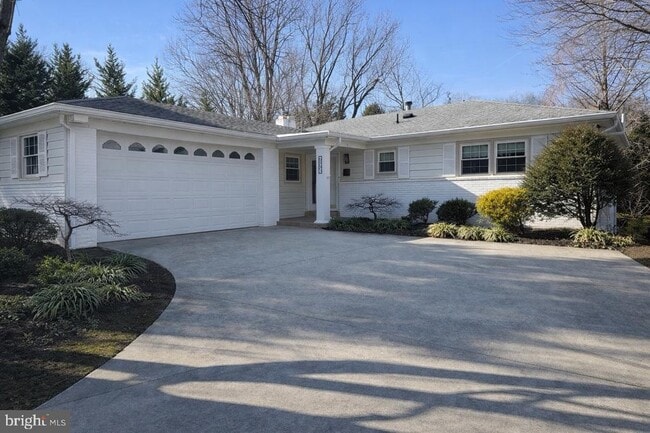 Building Photo - 6223 Loch Raven Dr