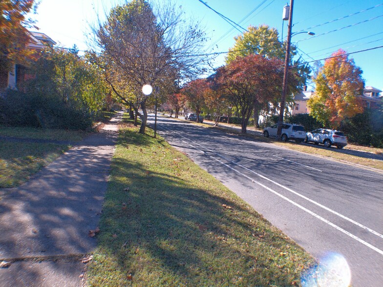 Building Photo - 3004 Semmes Ave