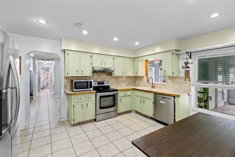 Building Photo - 120 43rd St NW