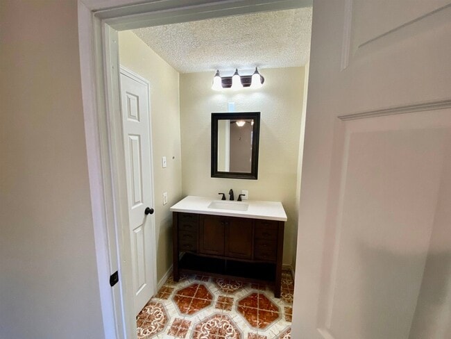 Building Photo - 6801 Camden Ln